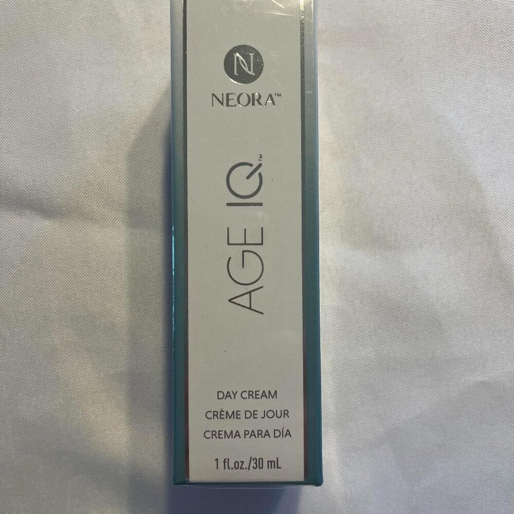Neora Age IQ Day Cream 1 oz - New in Box Sealed! New Nerium Packaging!